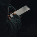 Jak odnaleźć zgubiony telefon: skuteczne metody i aplikacje